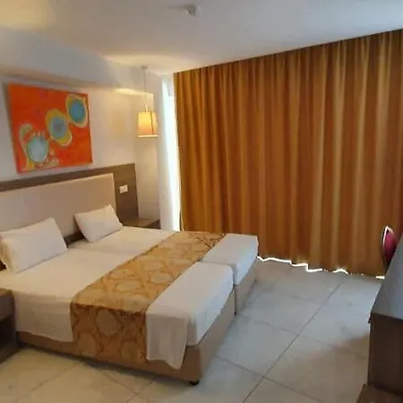 Corfu Otel 4*