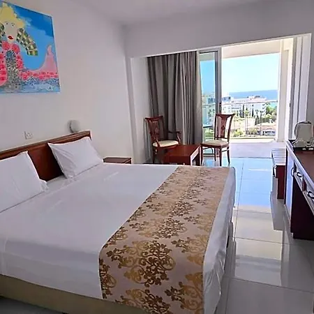 Otel Corfu 4*