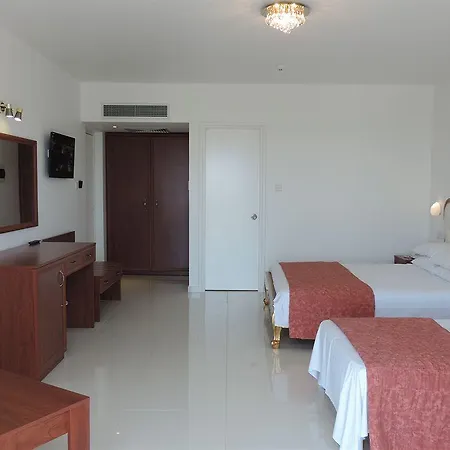 科孚岛酒店 4* 圣纳帕